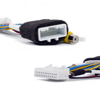 Adapter voor aansluiting van achteruitrijcamera op monitor Toyota Touch 2 / Entune / Link – 24-pin