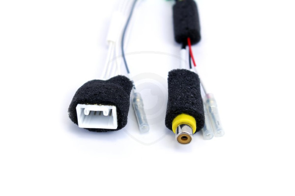 Adapter voor aansluiting van achteruitrijcamera op monitor Suzuki 2012 – 2021
