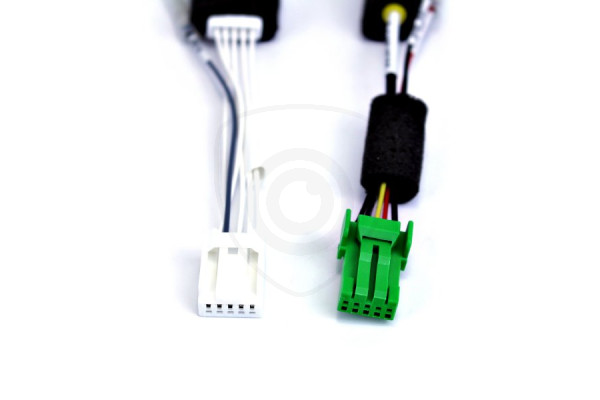 Adapter voor aansluiting van achteruitrijcamera op monitor Suzuki 2012 – 2021