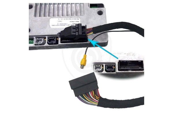 Adapter voor aansluiting van de achteruitrijcamera op de monitor Ford Sync 2 en Sync 3 