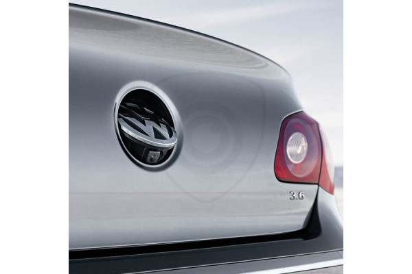 Achteruitrijcamera in VW-logo – uitklapbare camera voor Volkswagen