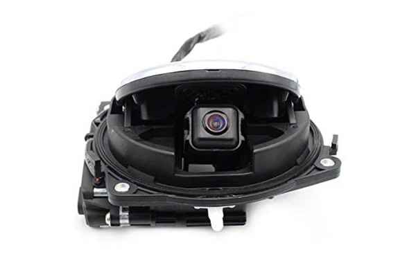 Achteruitrijcamera in VW-logo – uitklapbare camera voor Volkswagen